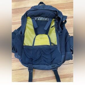 PEDROS Cycling backpack Biking Gear Storage Pockets Sturdy Black Yellow Storage